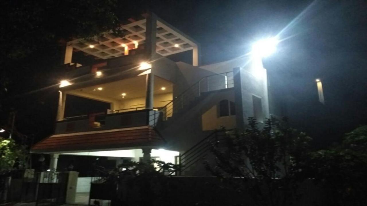 Castle 50 Villa Coimbatore Exteriör bild